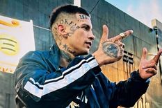 El cantante de cumbia le hizo un polémico regalo a la madre de su hija que podría traerle serias complicaciones a ella.