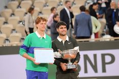 El tremendo elogio de Jannik Sinner a Carlos Alcaraz en la previa de las semis del ATP Finals. El tremendo elogio de Jannik Sinner a Carlos Alcaraz en la previa de las semis del ATP Finals.
