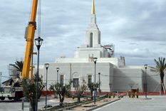 El templo mormón de Mendoza está ubicado frente a la puerta 5 del barrio Dalvian Foto: ALF PONCE MERCADO / MDZ