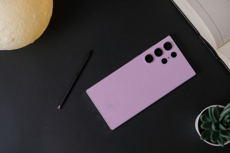 El Galaxy S23 Ultra combina pantalla AMOLED QHD+, cámara de 200 MP, S Pen integrado y un descuento del 57 %, una oferta poco frecuente en la gama alta. El Galaxy S23 Ultra combina pantalla AMOLED QHD+, cámara de 200 MP, S Pen integrado y un descuento del 57 %, una oferta poco frecuente en la gama alta.