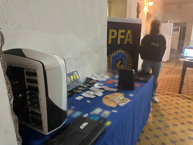 Las pruebas en contra de los detenidos Foto: Gentileza Policía Federal