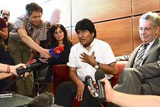 bolivia expulsara a tres embajadores