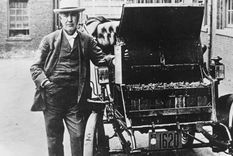 Thomas Edison inventó un auto eléctrico con una batería que pensó revolucionaría el mercado. Más de 120 años después, puede ser que su idea pueda resurgir. (Fuente: GETTY IMAGES)