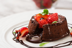 Descubre cómo preparar pasteles de lava de chocolate en casa Foto: Shutterstock
