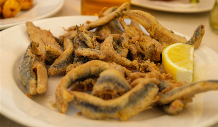 Aunque hoy se sirve en restaurantes gourmet, esta receta naci&oacute; como una preparaci&oacute;n humilde que se convirti&oacute; con el tiempo en una receta ic&oacute;nica de la cocina espa&ntilde;ola.