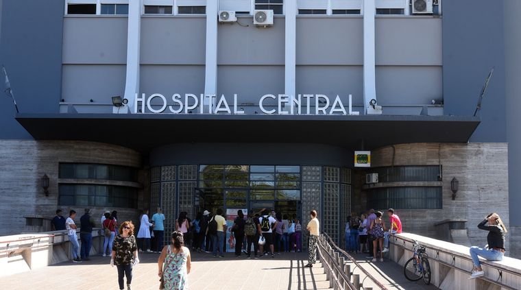 Para el Ministerio de Salud, el sistema sanitario provincial está tensionado más allá del Gran Mendoza Foto: ALF PONCE / MDZ