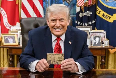 El presidente Donald Trump lanzó un plan que ofrece visas exprés de residencia en Estados Unidos a extranjeros ricos que puedan pagar al menos un millón de dólares.