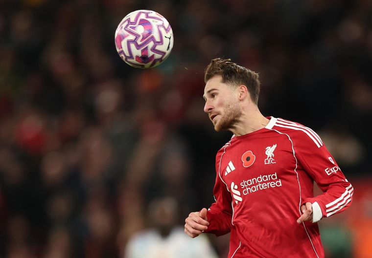 Alexis Mac Allister salió lesionado y encendió las alarmas en la Selección argentina.