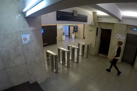 el gobierno confirmo la fecha de cobro de los estatales mendocinos el gobierno confirmo la fecha de cobro de los estatales mendocinos