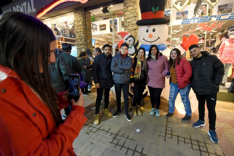 El centro de Mendoza se muestra colmado de turistas Foto: Maximiliano Ríos/MDZ