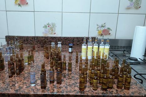 Entre los medicamentos que hallaron en el departamento del enfermero identificaron ampollas de fentanilo-citrato inyectable de 0,05 mg del laboratorio HLB Pharma Group SA.. Entre los medicamentos que hallaron en el departamento del enfermero identificaron ampollas de fentanilo-citrato inyectable de 0,05 mg del laboratorio HLB Pharma Group SA..