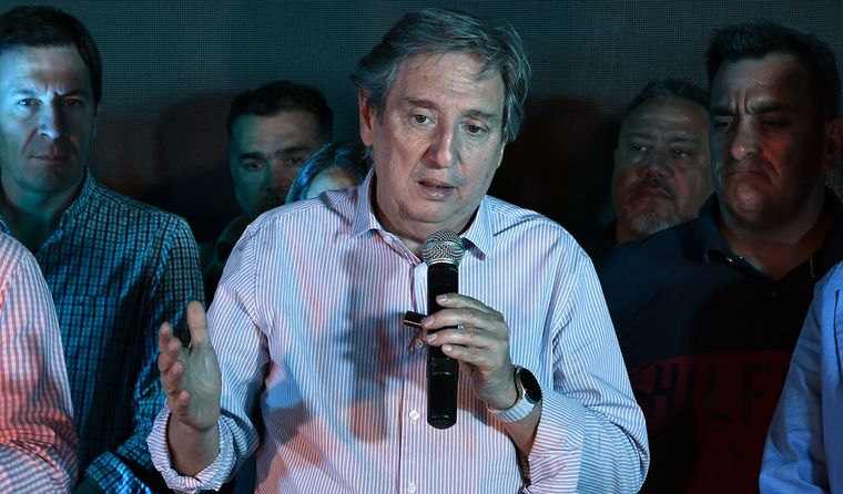 Emir Félix fue el único dirigente del peronismo que obtuvo una banca de diputado nacional en las últimas elecciones. Emir Félix fue el único dirigente del peronismo que obtuvo una banca de diputado nacional en las últimas elecciones.