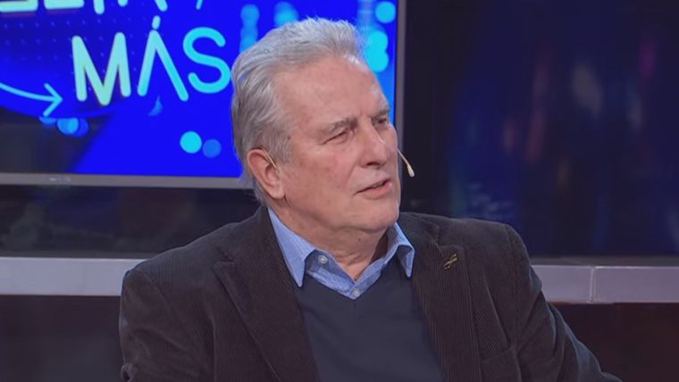 El invitado que presentaron, Ernesto Julio Calvo, es químico experto en litio. El invitado que presentaron, Ernesto Julio Calvo, es químico experto en litio.