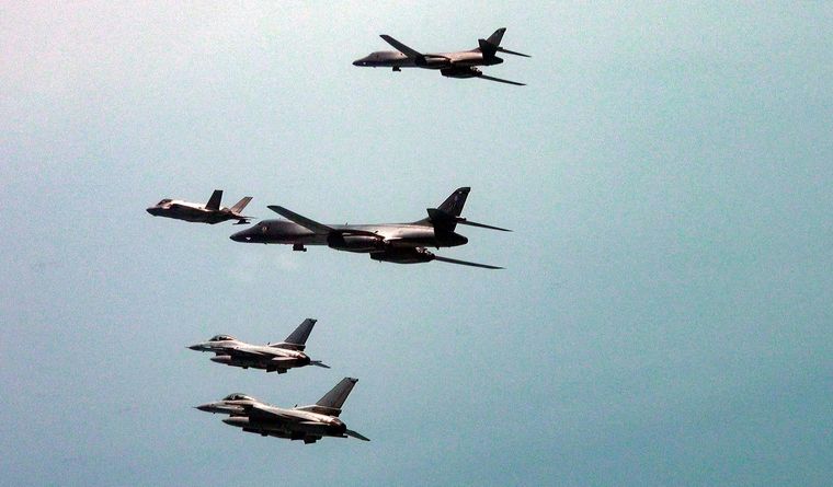 Despliegue de bombarderos B-1B durante unas maniobras militares conjuntas de Corea del Sur y Estados Unidos. Foto: Dpa.
