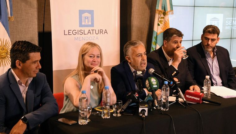 Alfredo Cornejo, este lunes en la Legislatura provincial Foto: Alf Ponce Mercado/MDZ