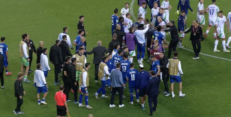 Escándalo en la UEFA: futbolistas de Israel acusan a Italia de burlas e insultos. Escándalo en la UEFA: futbolistas de Israel acusan a Italia de burlas e insultos.