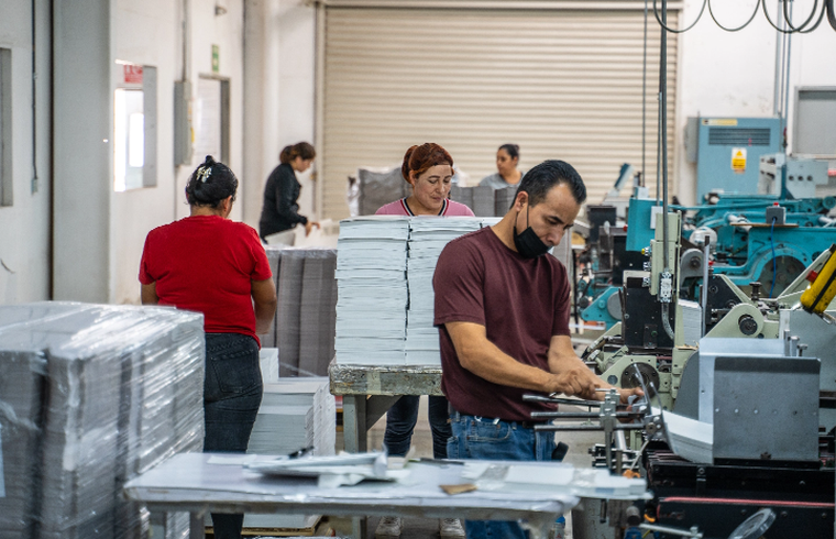 Cuando las tasas reales son elevadas, el crédito productivo es escaso y la rentabilidad financiera supera a la industrial.