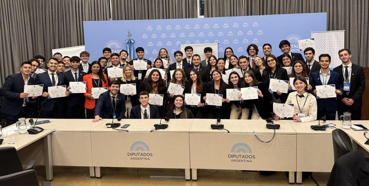 Frente Joven trabaja desde hace 15 años en la promoción y defensa de los derechos humanos fundamentales. Frente Joven trabaja desde hace 15 años en la promoción y defensa de los derechos humanos fundamentales.