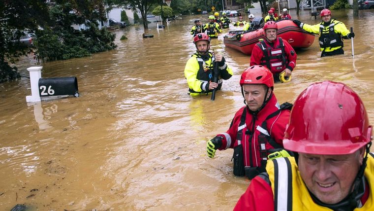 Se busca intensamente a los desaparecidos. Foto: TheGuardian.