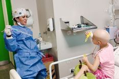 El diagnóstico temprano y el tratamiento indicado aportan esperanza a los niños con cáncer. Foto: Instagram asociacion_traspasar