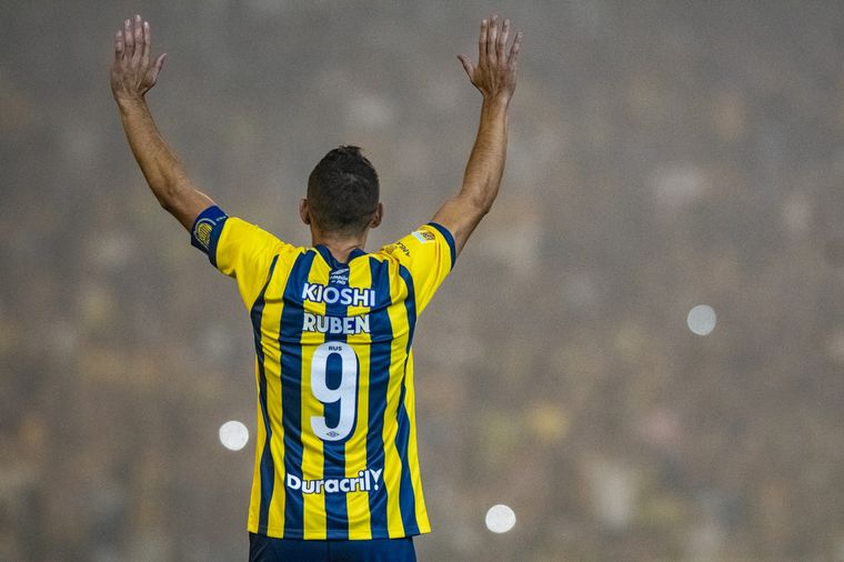 20 años después de su debut, Ruben vuelve a Rosario. Foto: @RosarioCentral
