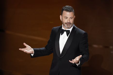 Jimmy Kimmel vuelve a verse envuelto en una cruzada con los Trump luego de realizar comentarios polémicos sobre la primera dama. Jimmy Kimmel vuelve a verse envuelto en una cruzada con los Trump luego de realizar comentarios polémicos sobre la primera dama.