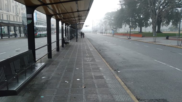 Jornadas de frecuencia reducida y paro nocturno mientras se negocian los subsidios a las empresas