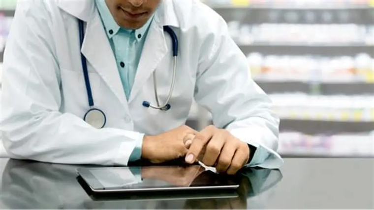 Quien pide antibióticos para un resfrío o una sedación prolongada. Quien pide antibióticos para un resfrío o una sedación prolongada.