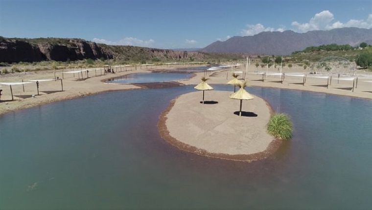 Las playas de Luján son una gran alternativa para refrescarse en verano en Mendoza Foto: Emetur