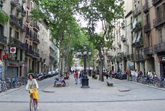 El Mercat del Born convirtió una estructura histórica en un centro cultural contemporáneo.