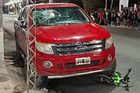 La camioneta con la que embistieron a un niño de 5 años. La camioneta con la que embistieron a un niño de 5 años.