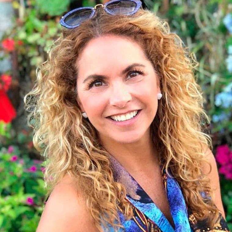 Lucero debutó como cantante en televisión cuando tenía 10 años.