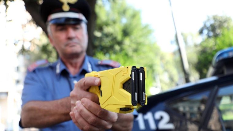 La Ciudad de Buenos Aires ahora analiza equipar a sus policías con pistolas Taser