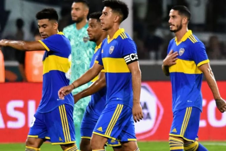 Una fuerte versión asegura que hubo un conflicto entre dos jugadores de Boca tras la derrota. Foto: Juan José García (Clarín/Olé)