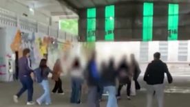 Un joven, que fue expulsado del colegio, ingresó de manera violenta, atacó a varios alumnos y a una preceptora que intentó detener la pelea.