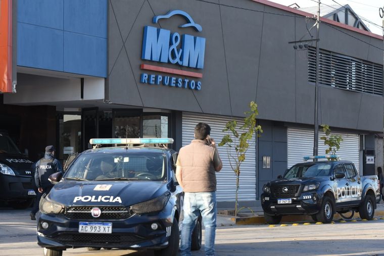 El negocio en el que se registró el crimen y posterior suicidio. Foto: Maximiliano Ríos/MDZ