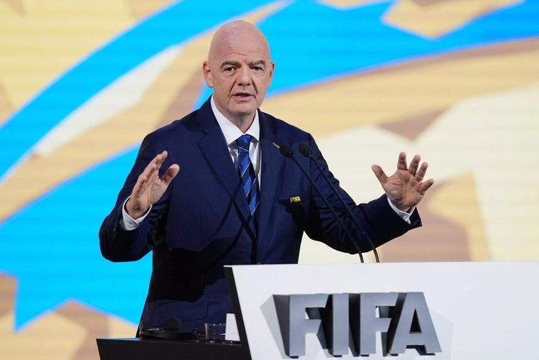 Gianni Infantino postuló un nombre para que sea el DT de Boca. Foto: FIFA