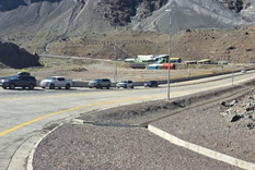 alta montana: liberaron 70 vehiculos encapsulados y hay una hora de demora en el paso a chile