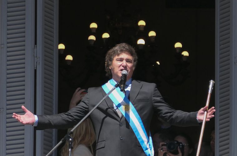 Javier Milei sortea su sueldo como diputado desde que asumió en 2021. Foto: EFE