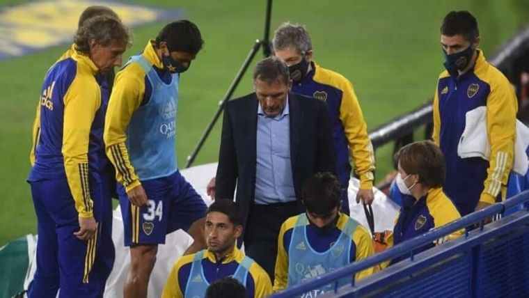 Boca jugó mal y Russo está contra las cuerdas.