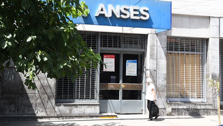 El organismo nacional no está otorgando turnos para la solicitud de jubilaciones y pensiones Foto: ALF PONCE MERCADO / MDZ