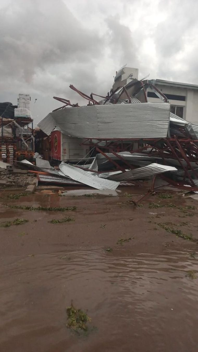 Un tornado generó graves destrozos en Río Primero