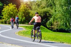 Cada vez son más las personas que eligen andar en bicicleta como actividad física.&nbsp;