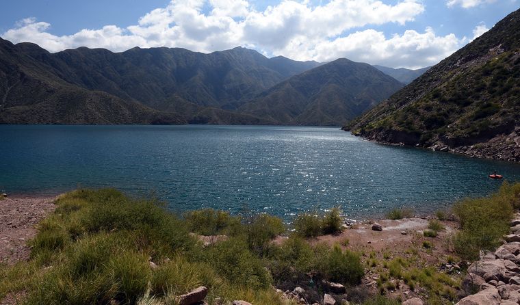 Potrerillos es uno de los destinos preferidos por quienes visitan Mendoza. Potrerillos es uno de los destinos preferidos por quienes visitan Mendoza.