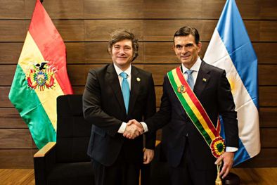 MDZol | Rodrigo Paz y Javier Milei durante el encuentro en Bolivia. 
