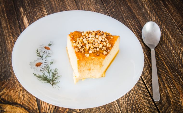 Flan de turrón Una receta clásica de España para hacer en pocos pasos. Foto: Shutterstock