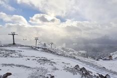 La copiosa nevada llegó a 8 días del inicio del otoño. Foto: Instagram Cerro Catedral