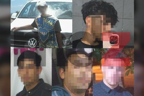 Arriba: Rubén y José de Antonio. Abajo: Alexis y Gustavo Chacón y Matías Villegas de Antonio, cinco de los seis detenidos por el robo del arma policial. (Se pixelan los rostros porque aún no habían sido imputados)