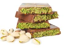 El chocolate de Dubai es una barra de chocolate rellena de kadayif y pistacho.&nbsp;