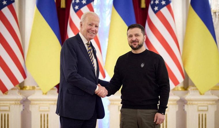 Biden y Zelenski, juntos. Foto: Dw.